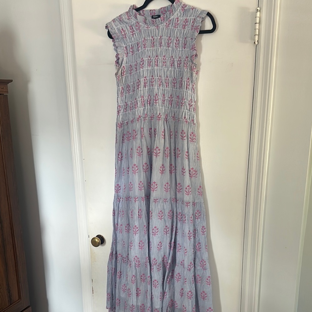 Elegant Hatley Brand  Pink and White Sleeveless Maxi Dress